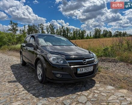 Черный Опель Астра, объемом двигателя 1.6 л и пробегом 188 тыс. км за 3900 $, фото 1 на Automoto.ua