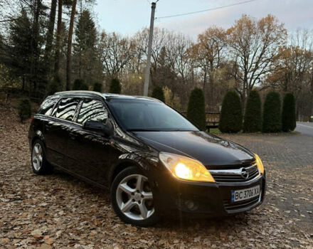 Черный Опель Астра, объемом двигателя 1.6 л и пробегом 310 тыс. км за 4000 $, фото 1 на Automoto.ua