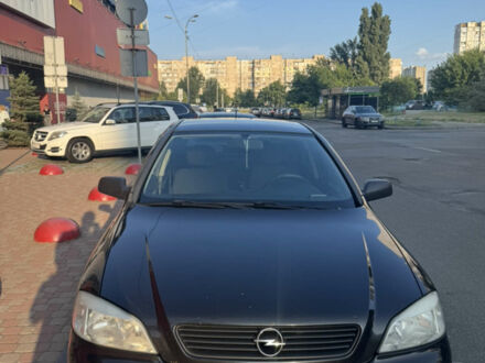 Чорний Опель Астра, об'ємом двигуна 1.6 л та пробігом 300 тис. км за 2200 $, фото 1 на Automoto.ua
