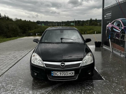 Черный Опель Астра, объемом двигателя 1.7 л и пробегом 320 тыс. км за 5400 $, фото 1 на Automoto.ua