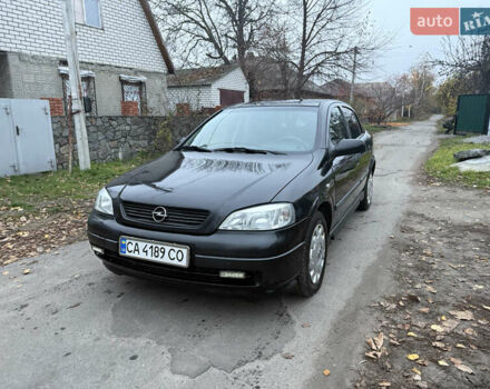 Чорний Опель Астра, об'ємом двигуна 1.6 л та пробігом 250 тис. км за 3650 $, фото 1 на Automoto.ua