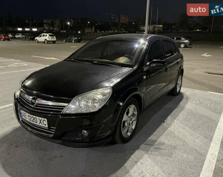 Черный Опель Астра, объемом двигателя 1.6 л и пробегом 265 тыс. км за 4800 $, фото 1 на Automoto.ua