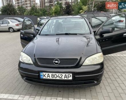 Черный Опель Астра, объемом двигателя 1.4 л и пробегом 95 тыс. км за 3500 $, фото 1 на Automoto.ua