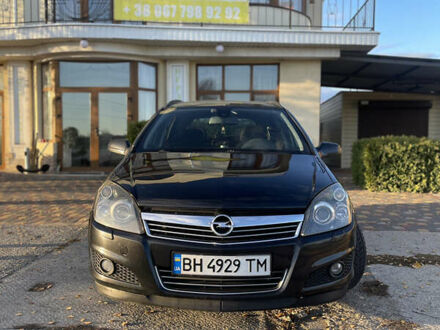 Черный Опель Астра, объемом двигателя 1.7 л и пробегом 312 тыс. км за 5000 $, фото 1 на Automoto.ua