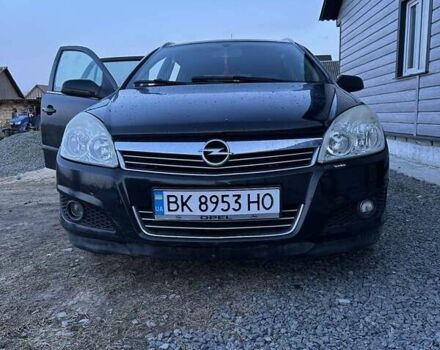 Черный Опель Астра, объемом двигателя 1.7 л и пробегом 235 тыс. км за 4800 $, фото 1 на Automoto.ua