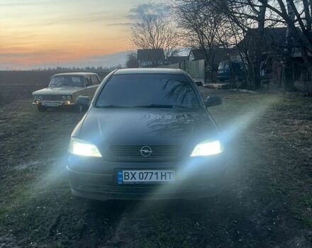 Черный Опель Астра, объемом двигателя 1.4 л и пробегом 214 тыс. км за 3800 $, фото 1 на Automoto.ua