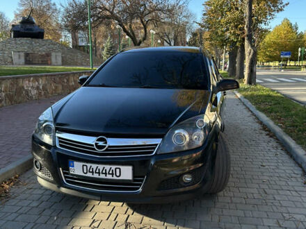 Черный Опель Астра, объемом двигателя 1.9 л и пробегом 191 тыс. км за 7000 $, фото 1 на Automoto.ua
