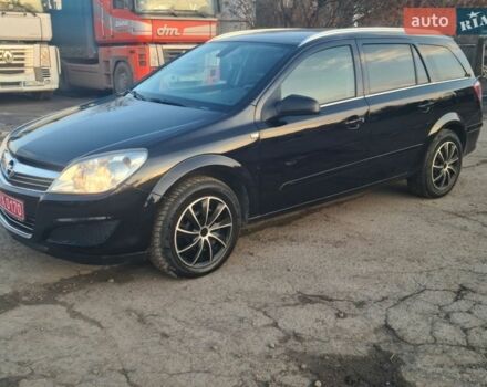 Черный Опель Астра, объемом двигателя 1.6 л и пробегом 230 тыс. км за 4950 $, фото 1 на Automoto.ua