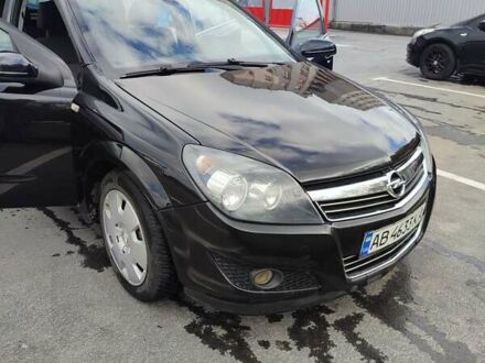 Черный Опель Астра, объемом двигателя 1.7 л и пробегом 260 тыс. км за 5500 $, фото 1 на Automoto.ua