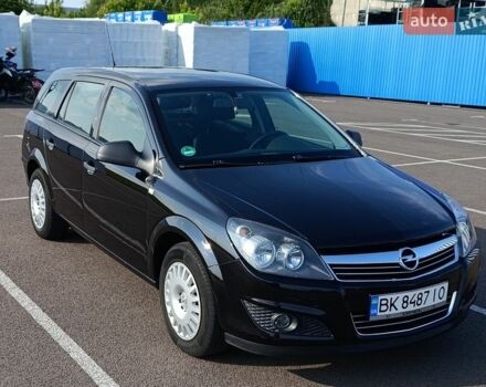 Черный Опель Астра, объемом двигателя 1.36 л и пробегом 240 тыс. км за 4500 $, фото 1 на Automoto.ua