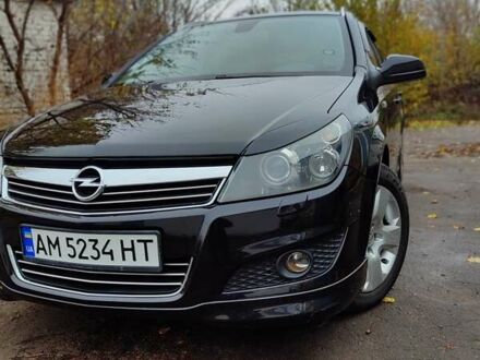 Черный Опель Астра, объемом двигателя 1.8 л и пробегом 225 тыс. км за 6800 $, фото 1 на Automoto.ua