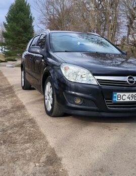 Черный Опель Астра, объемом двигателя 1.7 л и пробегом 329 тыс. км за 5799 $, фото 1 на Automoto.ua