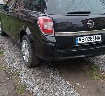 Черный Опель Астра, объемом двигателя 1.6 л и пробегом 216 тыс. км за 5500 $, фото 1 на Automoto.ua