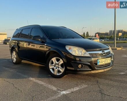 Черный Опель Астра, объемом двигателя 1.7 л и пробегом 268 тыс. км за 5600 $, фото 1 на Automoto.ua