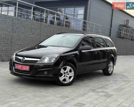 Черный Опель Астра, объемом двигателя 1.6 л и пробегом 240 тыс. км за 5550 $, фото 1 на Automoto.ua