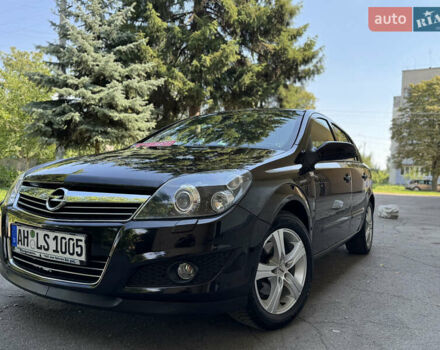 Черный Опель Астра, объемом двигателя 1.6 л и пробегом 225 тыс. км за 6000 $, фото 1 на Automoto.ua