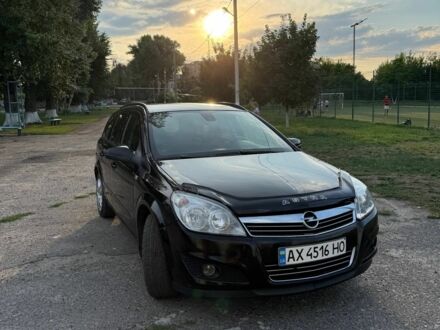 Черный Опель Астра, объемом двигателя 1.9 л и пробегом 230 тыс. км за 4900 $, фото 1 на Automoto.ua