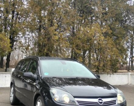Черный Опель Астра, объемом двигателя 1.7 л и пробегом 200 тыс. км за 4500 $, фото 1 на Automoto.ua