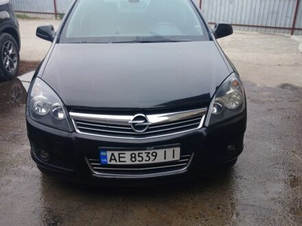 Опель Астра 2010 в Синельниковом на Automoto.ua Черный Опель Астра, объемом двигателя 1.7 л и пробегом 292 тыс. км за 5500 $, фото 1 на Automoto.ua