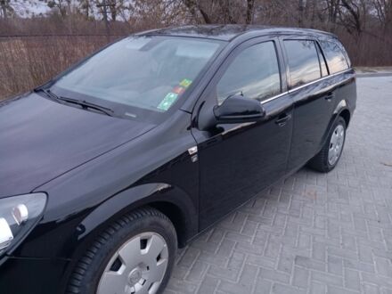 Опель Астра 2010 в Луцке на Automoto.ua Черный Опель Астра, объемом двигателя 1.7 л и пробегом 200 тыс. км за 5800 $, фото 1 на Automoto.ua
