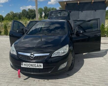 Черный Опель Астра, объемом двигателя 1.7 л и пробегом 220 тыс. км за 7000 $, фото 1 на Automoto.ua