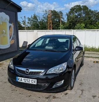 Черный Опель Астра, объемом двигателя 1.6 л и пробегом 141 тыс. км за 7199 $, фото 1 на Automoto.ua