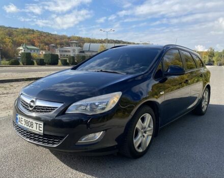 Черный Опель Астра, объемом двигателя 1.7 л и пробегом 249 тыс. км за 7700 $, фото 1 на Automoto.ua