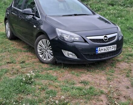 Черный Опель Астра, объемом двигателя 1.7 л и пробегом 275 тыс. км за 7300 $, фото 1 на Automoto.ua