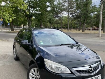 Черный Опель Астра, объемом двигателя 1.7 л и пробегом 235 тыс. км за 5700 $, фото 1 на Automoto.ua