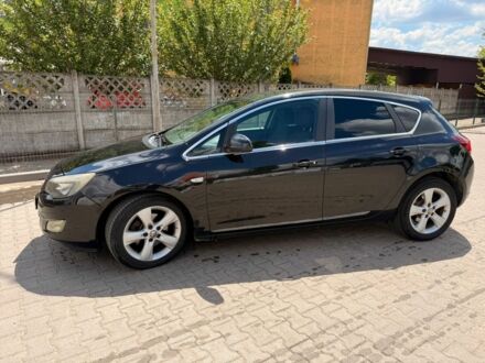 Черный Опель Астра, объемом двигателя 1.7 л и пробегом 350 тыс. км за 6700 $, фото 1 на Automoto.ua