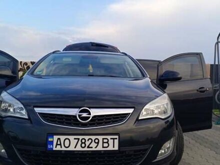 Опель Астра 2012 у Ужгороді на Automoto.ua Чорний Опель Астра, об'ємом двигуна 1.7 л та пробігом 204 тис. км за 7300 $, фото 1 на Automoto.ua