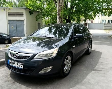Черный Опель Астра, объемом двигателя 1.7 л и пробегом 391 тыс. км за 3100 $, фото 1 на Automoto.ua