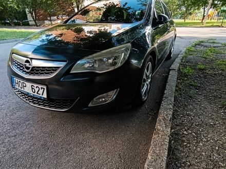Черный Опель Астра, объемом двигателя 1.7 л и пробегом 397 тыс. км за 3150 $, фото 1 на Automoto.ua