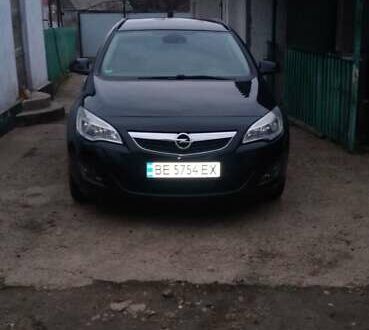 Черный Опель Астра, объемом двигателя 1.7 л и пробегом 190 тыс. км за 8200 $, фото 1 на Automoto.ua