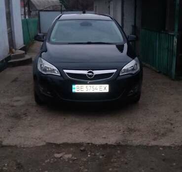 Черный Опель Астра, объемом двигателя 1.7 л и пробегом 190 тыс. км за 8200 $, фото 1 на Automoto.ua