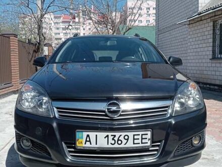 Опель Астра 2013 в Вышгороде на Automoto.ua Черный Опель Астра, объемом двигателя 1.6 л и пробегом 103 тыс. км за 6500 $, фото 1 на Automoto.ua