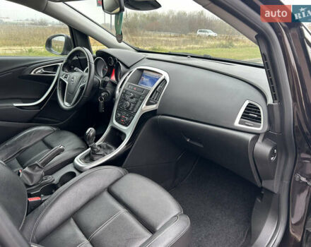 Коричневый Опель Астра, объемом двигателя 1.7 л и пробегом 169 тыс. км за 8600 $, фото 9 на Automoto.ua