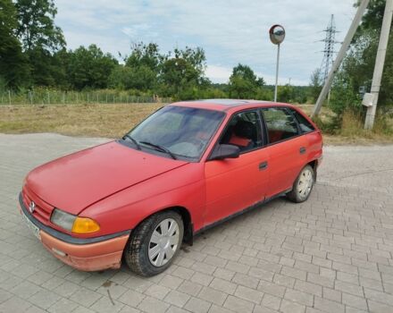 Красный Опель Астра, объемом двигателя 1.4 л и пробегом 443 тыс. км за 600 $, фото 3 на Automoto.ua