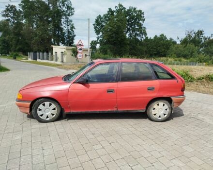 Красный Опель Астра, объемом двигателя 1.4 л и пробегом 443 тыс. км за 600 $, фото 5 на Automoto.ua