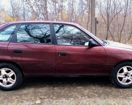 Красный Опель Астра, объемом двигателя 1.8 л и пробегом 200 тыс. км за 905 $, фото 5 на Automoto.ua