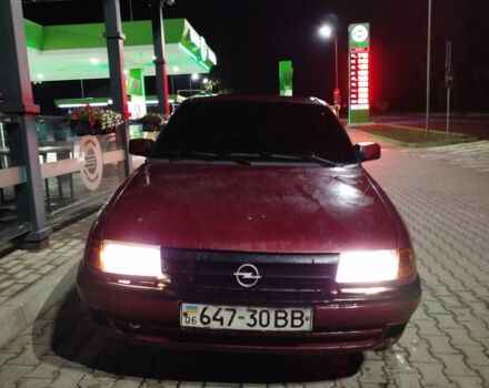 Красный Опель Астра, объемом двигателя 1.6 л и пробегом 317 тыс. км за 1100 $, фото 1 на Automoto.ua