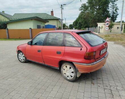 Красный Опель Астра, объемом двигателя 1.4 л и пробегом 443 тыс. км за 600 $, фото 2 на Automoto.ua