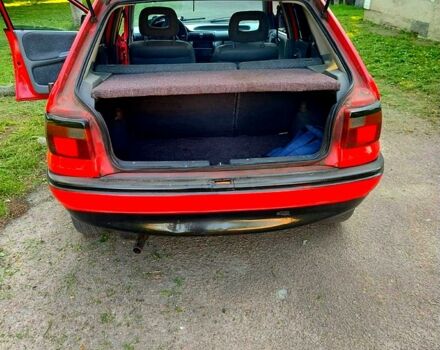 Красный Опель Астра, объемом двигателя 1.6 л и пробегом 200 тыс. км за 1850 $, фото 3 на Automoto.ua