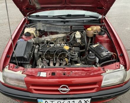 Красный Опель Астра, объемом двигателя 1.6 л и пробегом 264 тыс. км за 1200 $, фото 11 на Automoto.ua