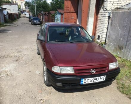 Красный Опель Астра, объемом двигателя 1.6 л и пробегом 320 тыс. км за 1200 $, фото 4 на Automoto.ua