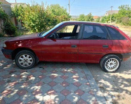 Красный Опель Астра, объемом двигателя 1.4 л и пробегом 396 тыс. км за 700 $, фото 3 на Automoto.ua