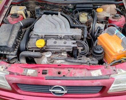 Красный Опель Астра, объемом двигателя 1.6 л и пробегом 555 тыс. км за 900 $, фото 3 на Automoto.ua