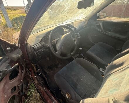 Красный Опель Астра, объемом двигателя 1.6 л и пробегом 400 тыс. км за 550 $, фото 6 на Automoto.ua