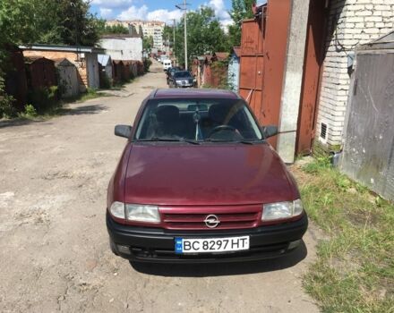Красный Опель Астра, объемом двигателя 1.6 л и пробегом 320 тыс. км за 1200 $, фото 1 на Automoto.ua