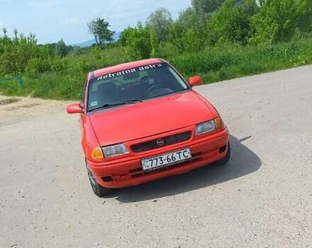 Красный Опель Астра, объемом двигателя 1.6 л и пробегом 300 тыс. км за 1100 $, фото 1 на Automoto.ua